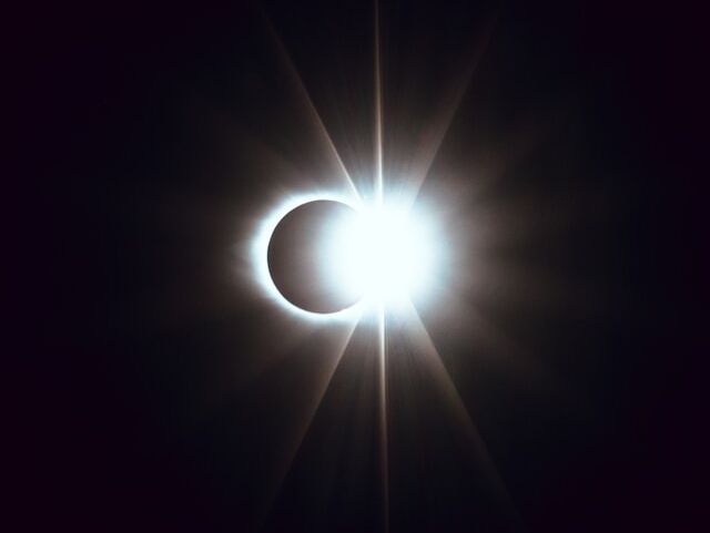 Three things hidden - Buddha - NL